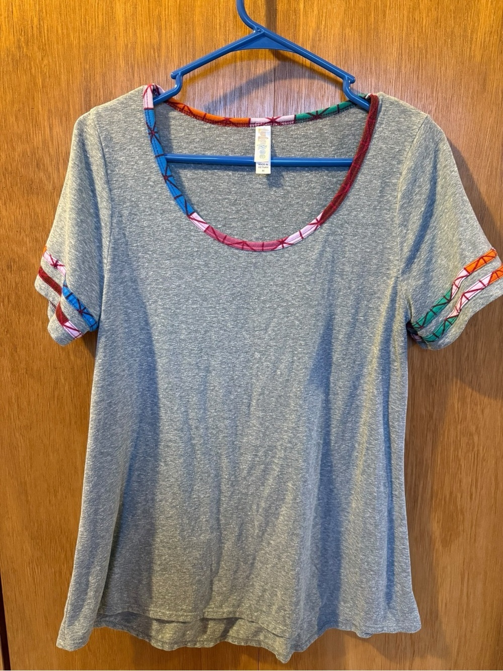 LuLaRoe “Simply Comfortable” Grey Scoop Neck Tee with Multicolor Trim